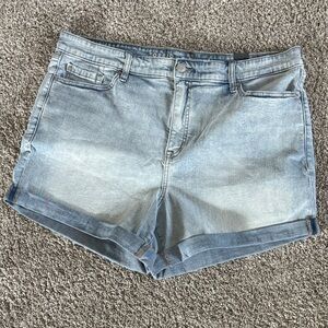 Torrid NWT US 20 Light Blue Jean Shorts
